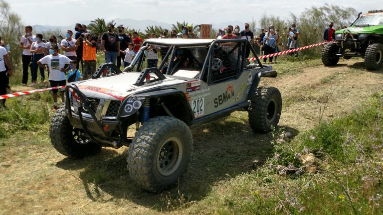 Equipos preparados para tomar la salida en Pizarra.