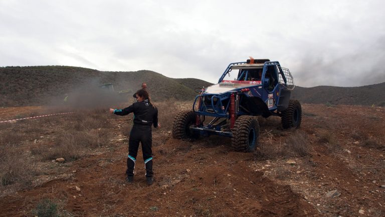 El equipo Jumar Junior 4×4 pone a punto su vehículo para participar en el IV Extreme 4×4 de Pizarra