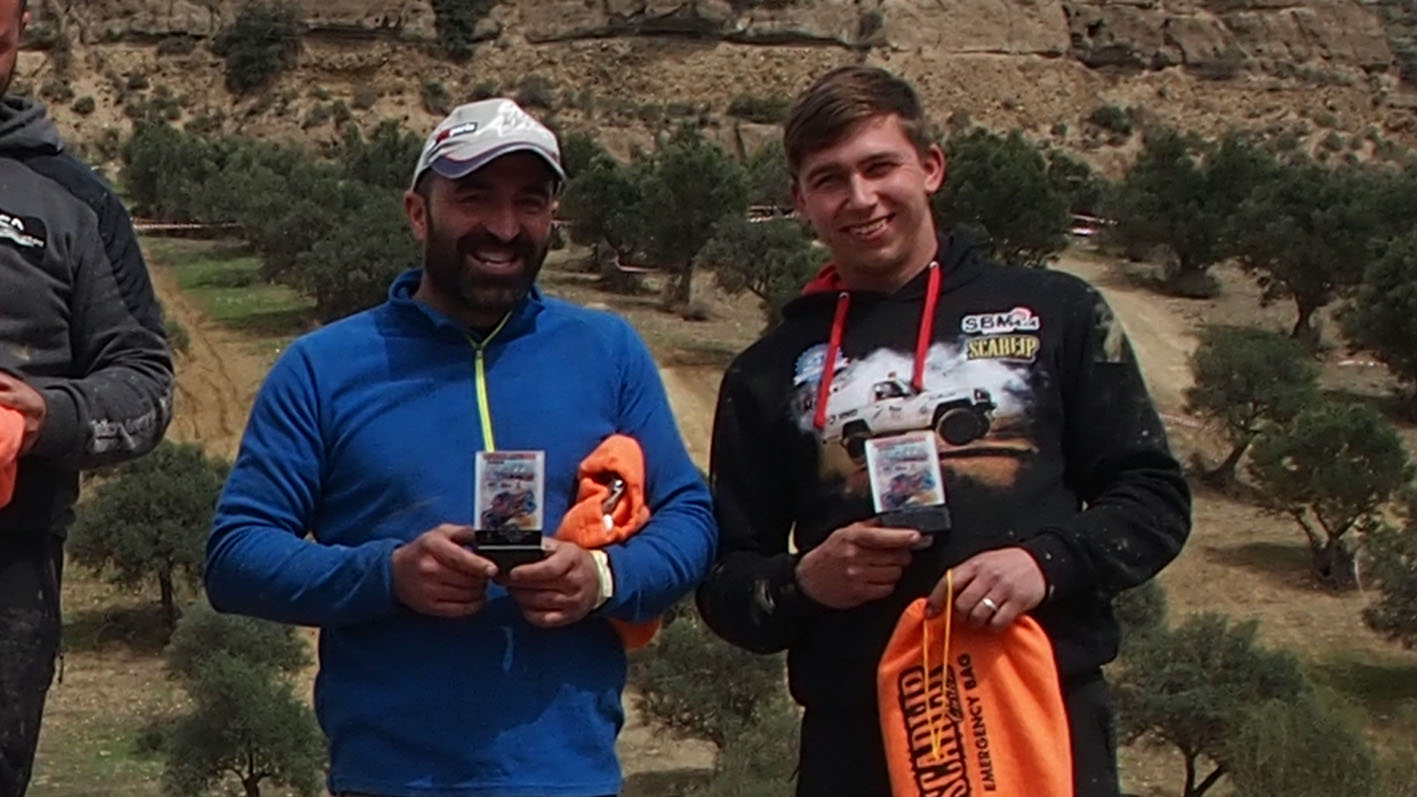 Manolo Teba y Manuel García Berlanga, del equipo Team Millán, en el podio del Extreme 4x4 de Pizarra 2022.