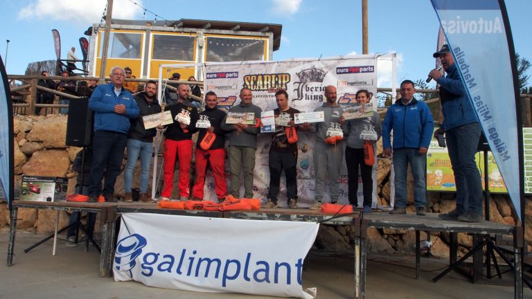 Los tres primeros clasificados en la Categoría Extremo en el V Extreme 4×4 Pizarra 2023, prueba puntuable para el Trofeo Andalucía King, reciben de Galimplant los premios económicos