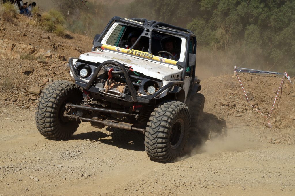 Equipo Chuki Power Extreme 4x4 Super Tirolina.