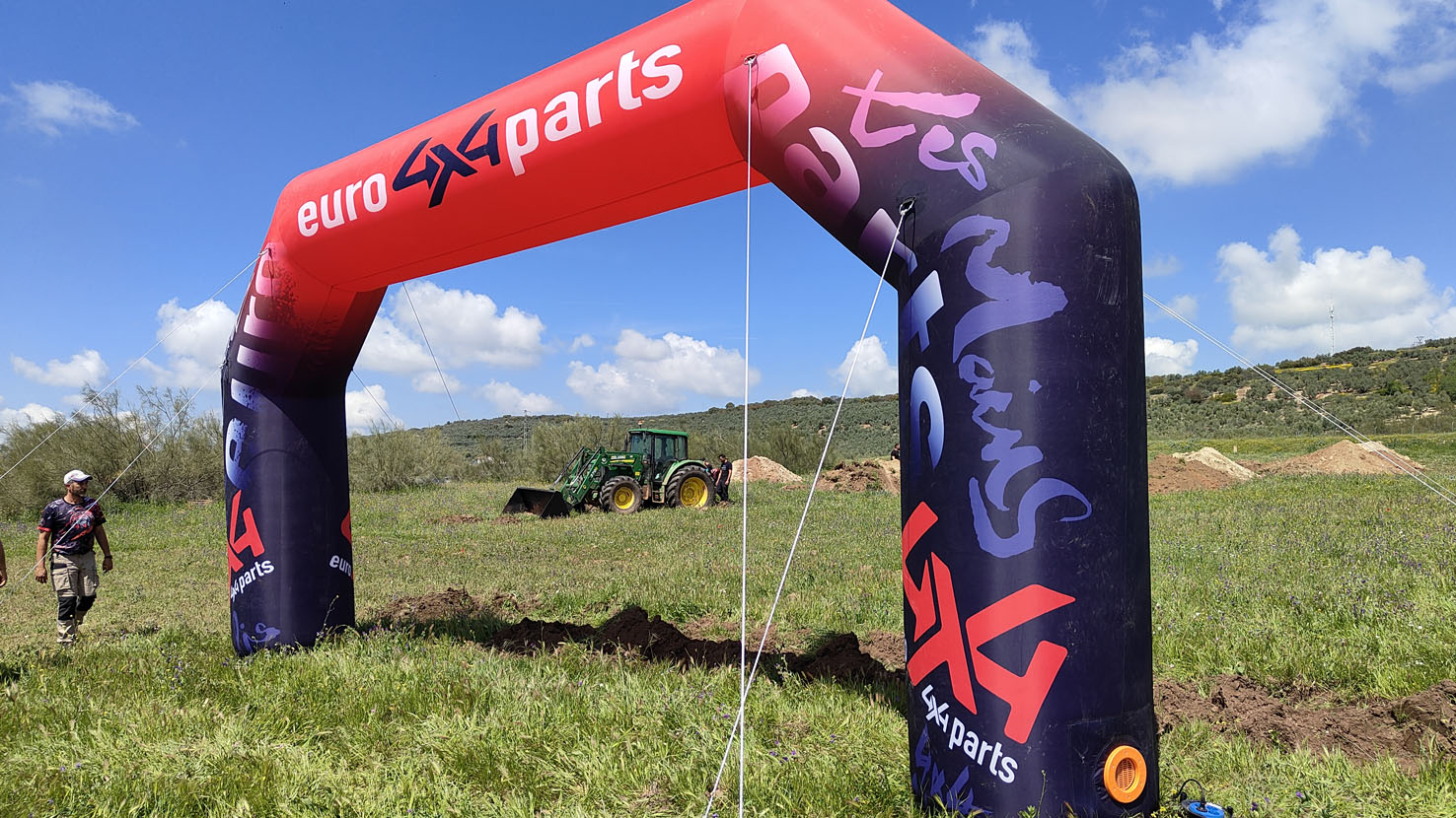 Extreme 4x4 de Castellar 2025 EuroParts 4x4 Arco de Salida.