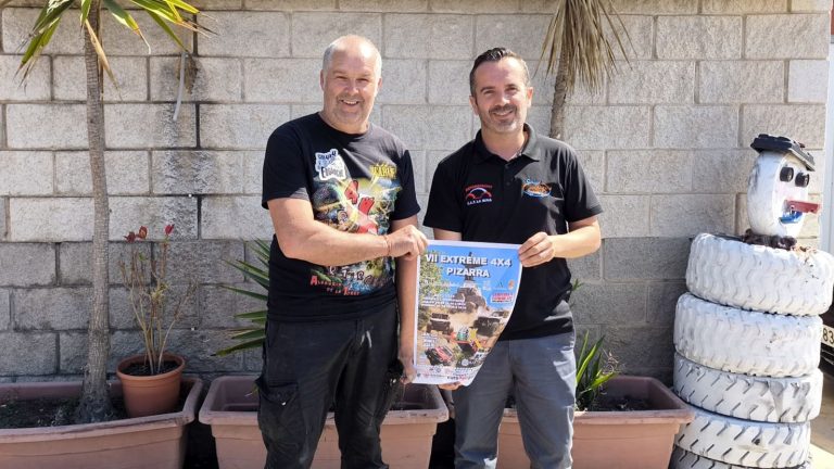 Presentación Cartel Oficial Extreme 4x4 de Pizarra en Autodesguace CAT La Mina.