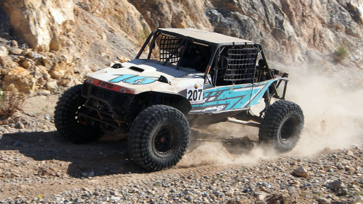 Equipo MJ Neumáticos Extreme 4x4 de Baza 2025.