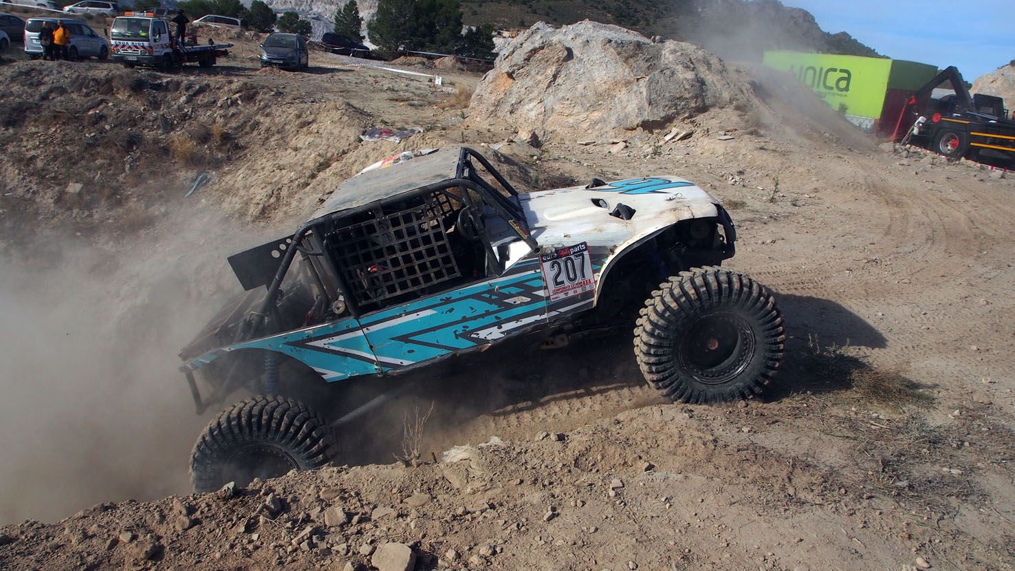 Equipo MJ Neumáticos Extreme 4x4 de Baza 2025.