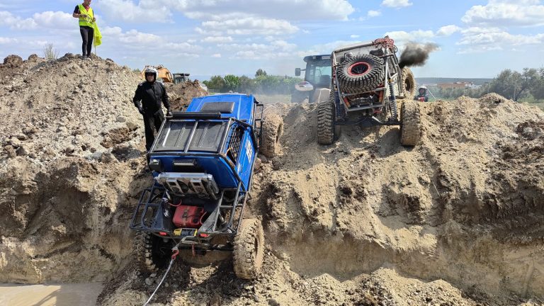 Extreme 4x4 de Castellar Equipos Trienzo y Carpaint.