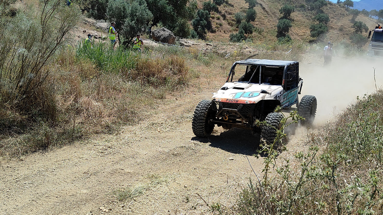 Equipo MJ Neumáticos VII Extreme 4x4 de Pizarra 2025.