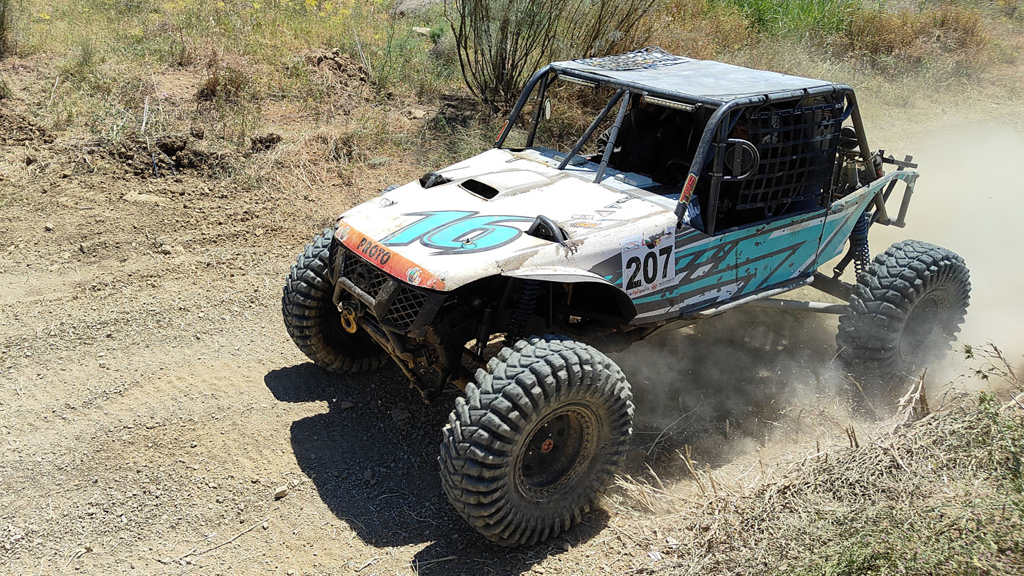 Equipo MJ Neumáticos VII Extreme 4x4 de Pizarra 2025.