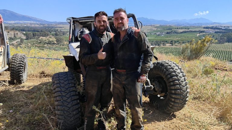 Equipo MJ Neumáticos VII Extreme 4x4 de Pizarra 2025.