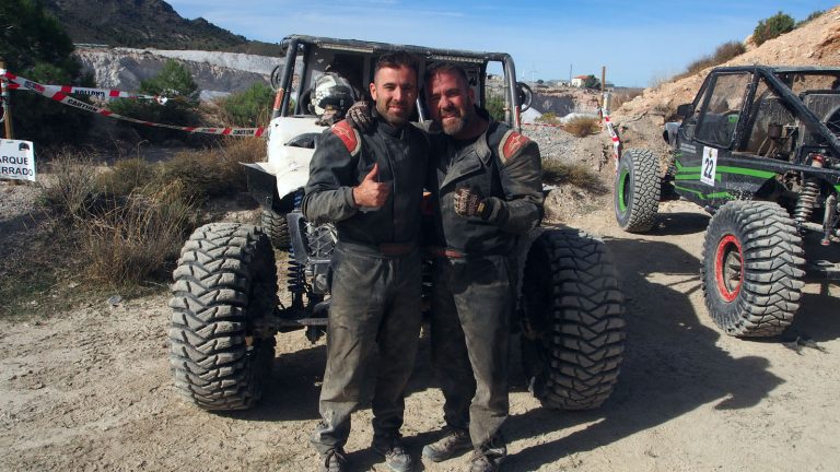 Equipo MJ Neumáticos Extreme 4x4 de Baza 2025.