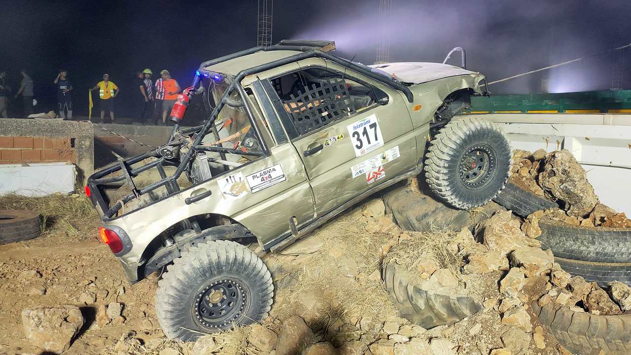 Extreme 4x4 Castellar 2026 Equipo Revienta Pistones.