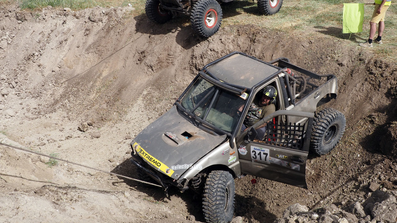 Extreme 4x4 Castellar 2026 Equipo Revienta Pistones.