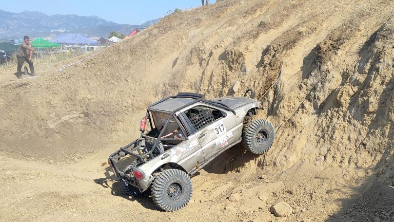 Extreme 4x4 de Pizarra Equipo Revienta Pistones.